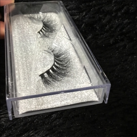 🖤4 Pairs False Mink Eyelashes🖤 - Picture 3 of 8